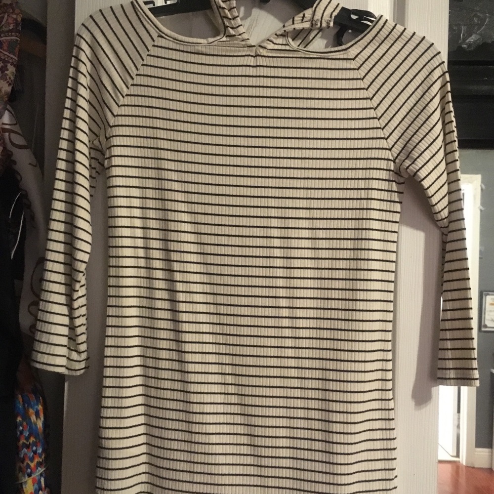 Jessica Simpson striped 3/4 sleeve with choker